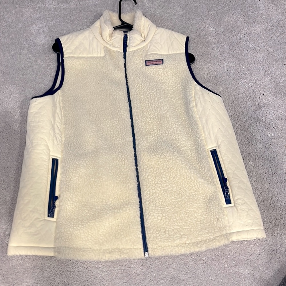 Vineyard vines fleece and quilted vest
